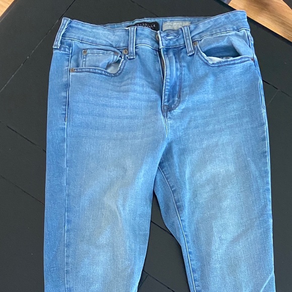 Aeropostale High Waisted Light Blue Skinny Jeans - Picture 2 of 4